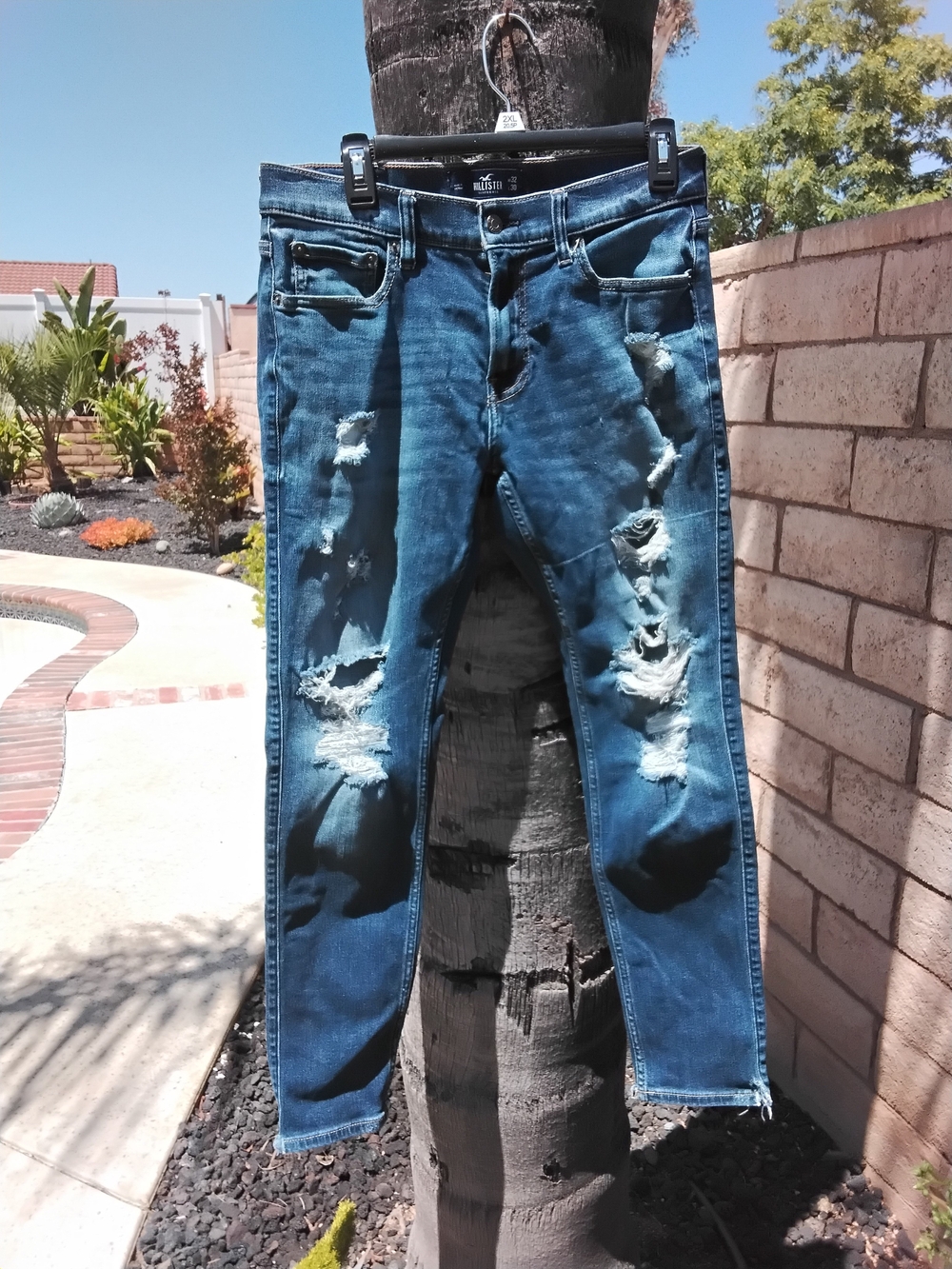 Hollister Men’s Distressed Blue Denim Jeans